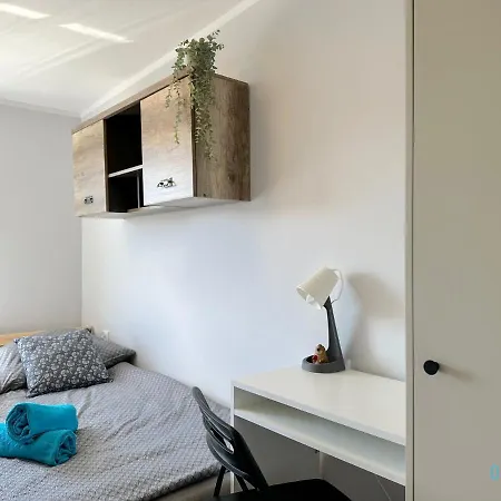 Picasso -10 Minutes To Old Town & Sea Homestay Gdansk