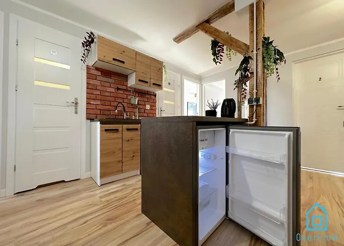 Rum i privatbostad Picasso -10 Minutes To Old Town & Sea